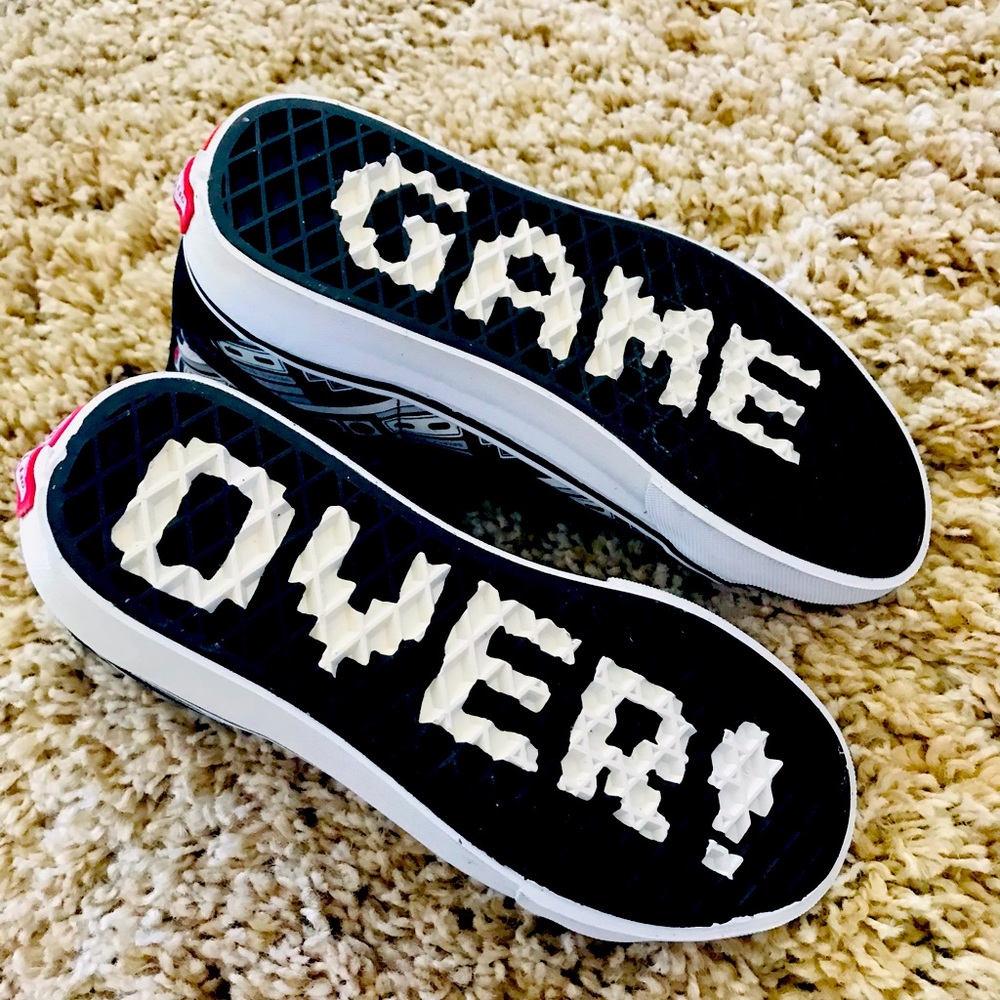 90 percent new Vans shoes unisex 4 woman’s size 5.5